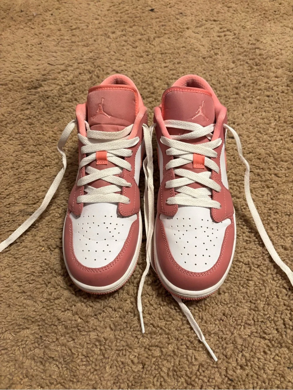 Jordan Kids Low-Top Sneakers in Pink and White